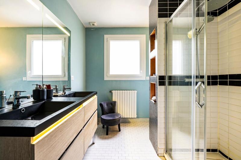 Maison - 302 m² - 7 pièces