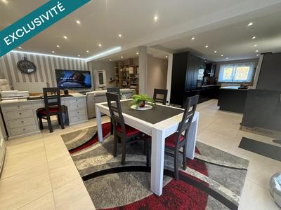 Maison - 222 m² - 8 pièces