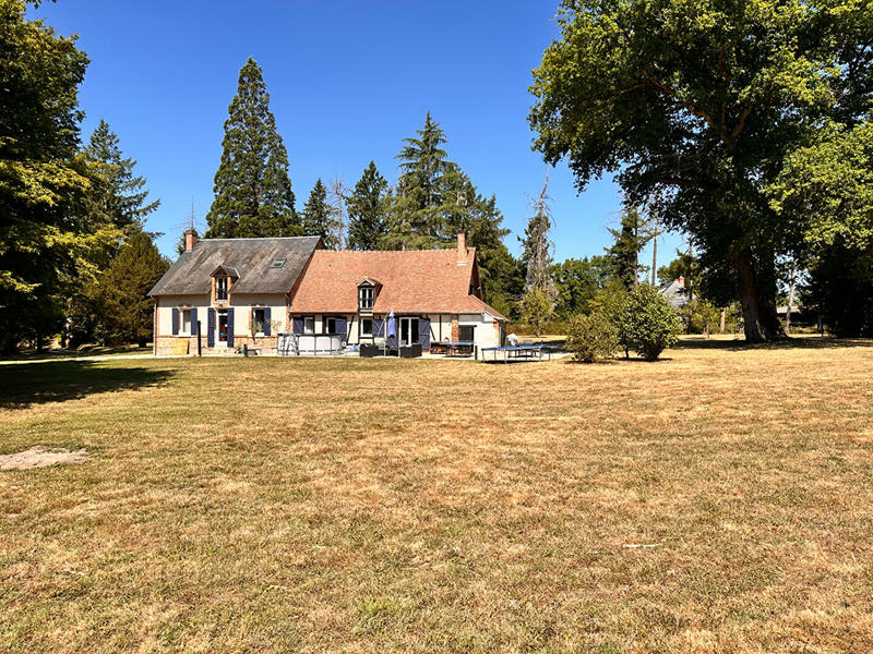 Maison - 220 m² - 6 pièces