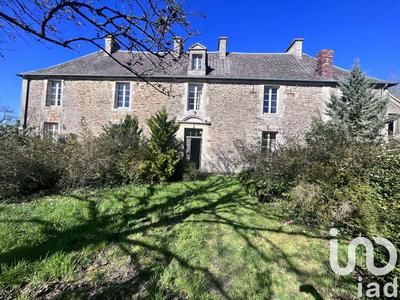 Maison - 208 m² - 8 pièces