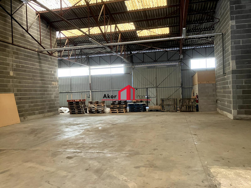 Local d'activités - 1 000 m² - 2 pièces