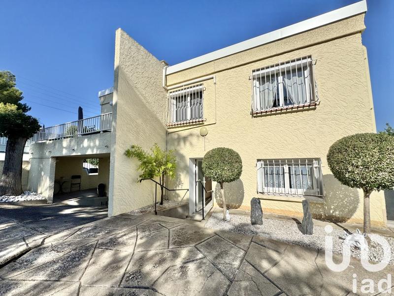 Maison - 216 m² - 7 pièces