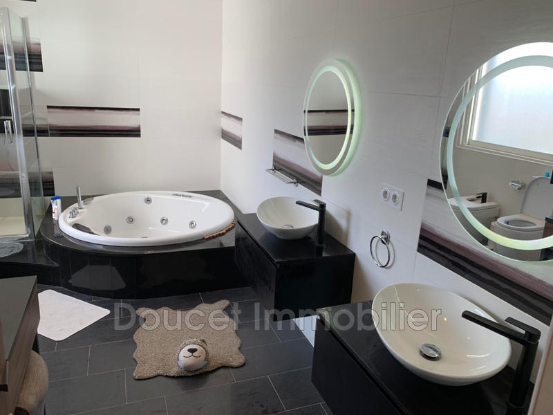 Villa - 202 m² - 5 pièces