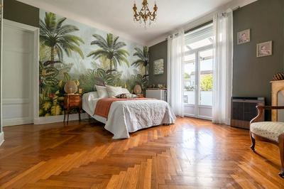 Maison - 223 m² - 7 pièces