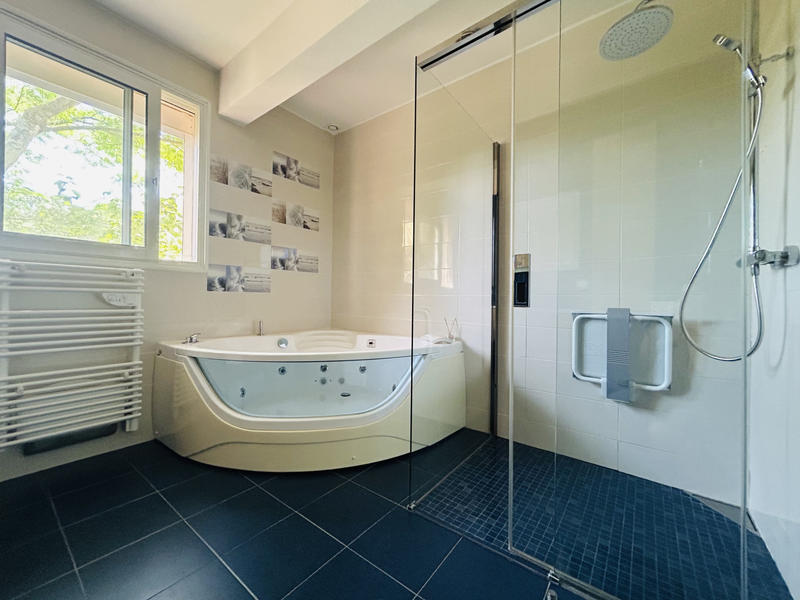 Maison - 184 m² - 5 pièces