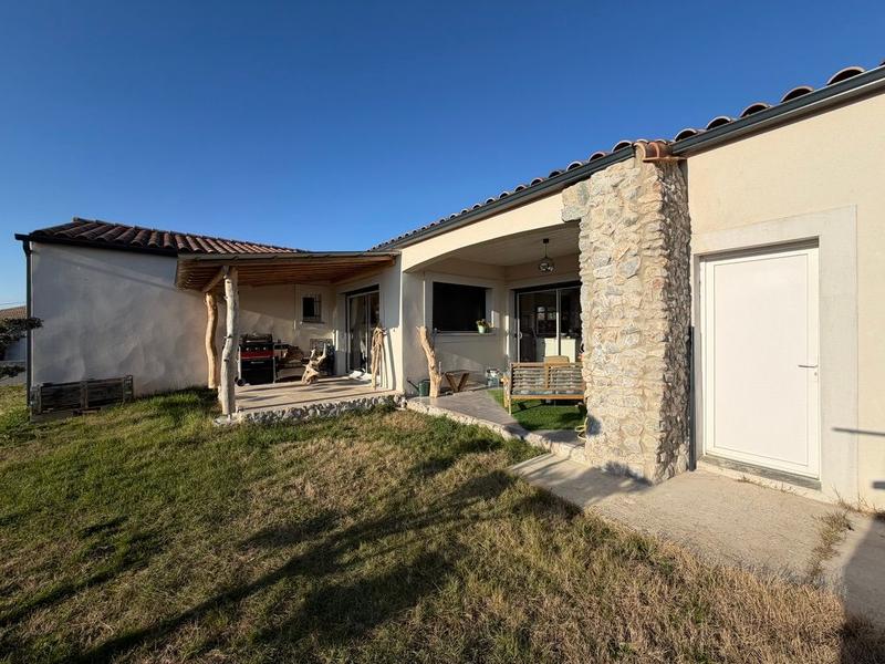 Maison - 140 m² - 5 pièces