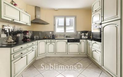 Maison - 112 m² - 6 pièces