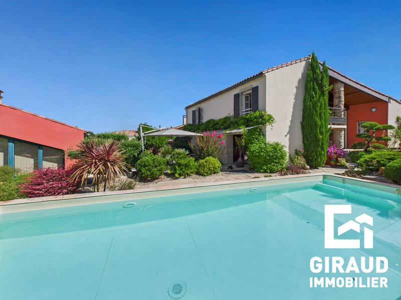 Villa - 220 m² - 10 pièces