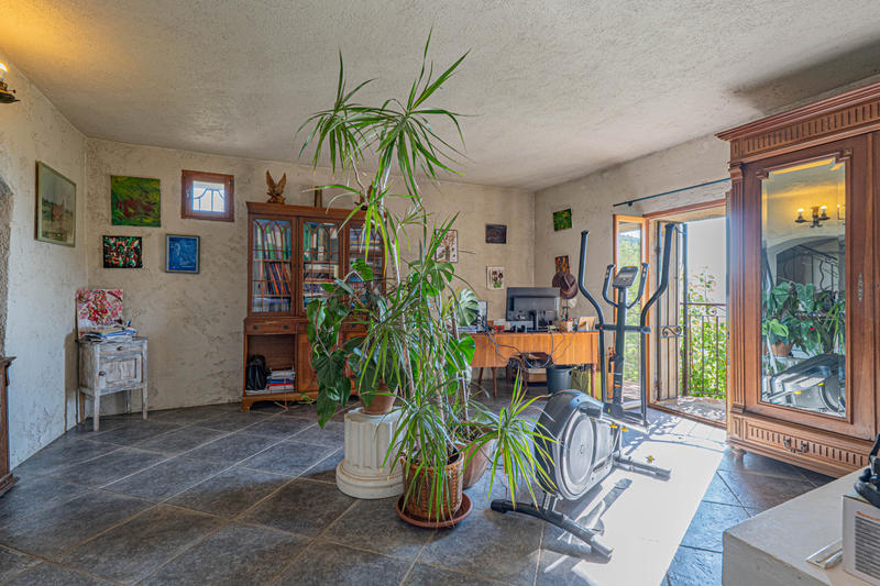 Maison - 343 m² - 12 pièces