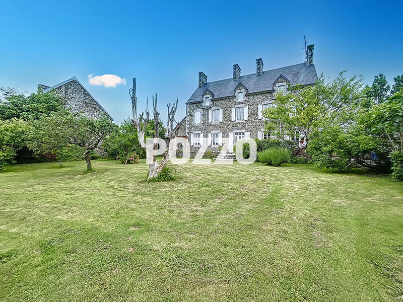 Maison - 220 m² - 8 pièces