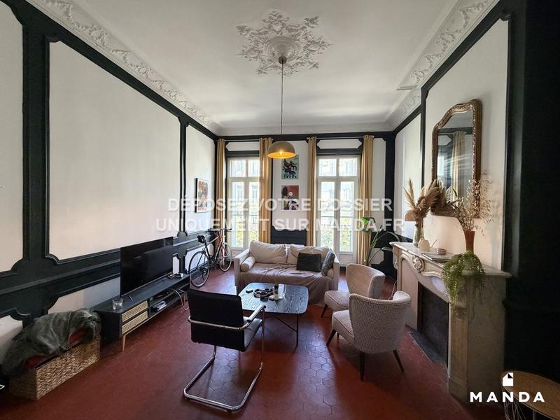 Chambre - 142 m² - 6 pièces