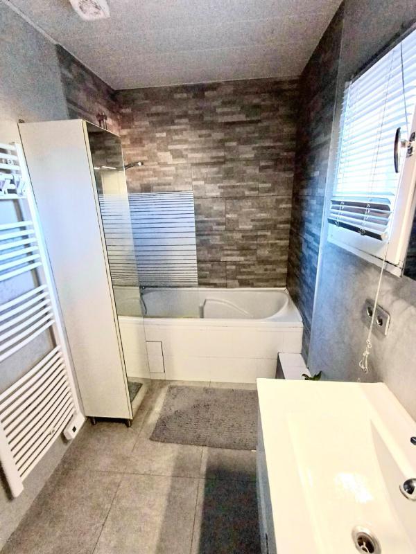 Maison - 93 m² - 5 pièces