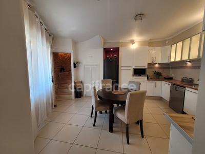 Maison - 96 m² - 5 pièces