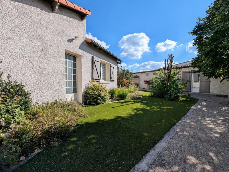 Maison - 211 m² - 7 pièces