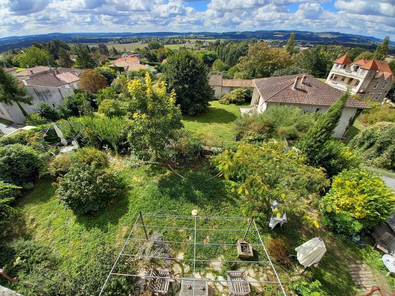 Maison traditionnelle - 195 m² - 7 pièces