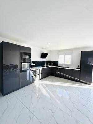 Villa - 14 m² - 5 pièces