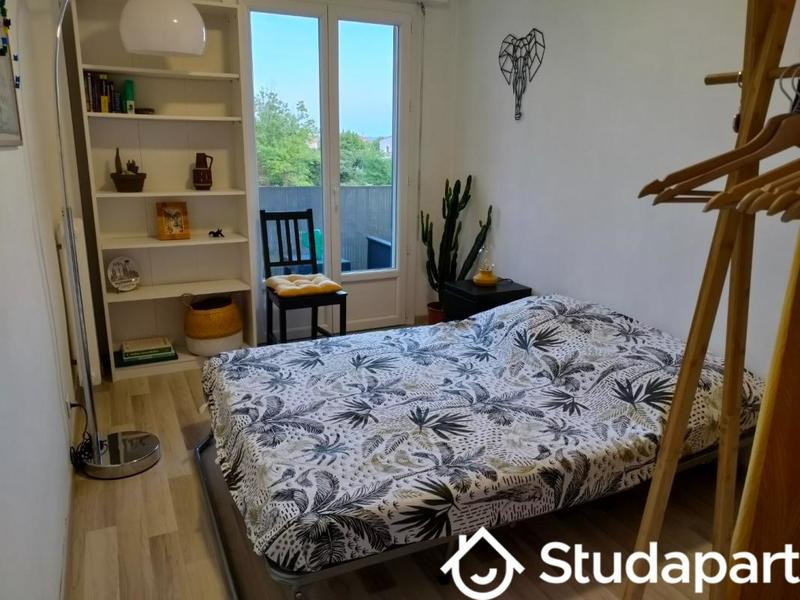 Chambre - 11 m² - 1 pièce