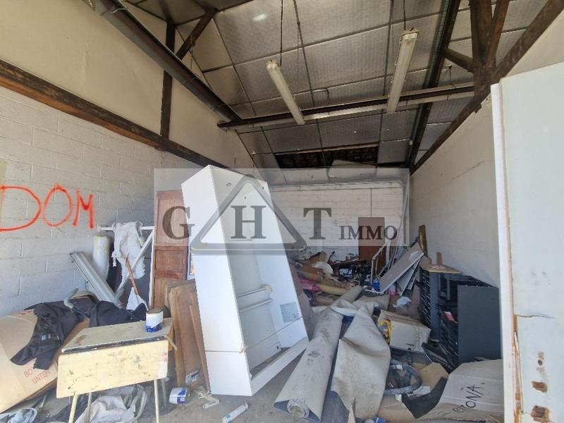 Terrain industriel - 2 600 m²