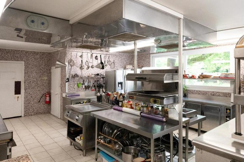 Propriété - 750 m² - 16 pièces