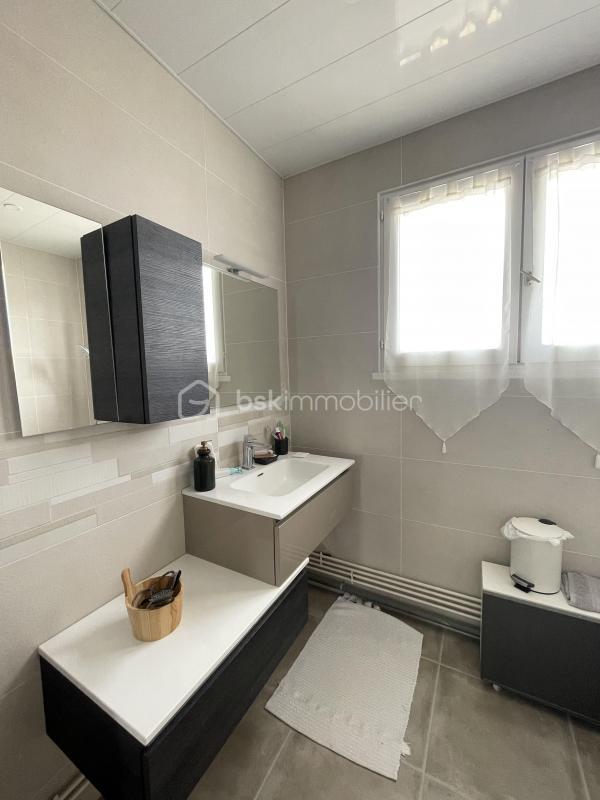 Propriété - 275 m² - 12 pièces