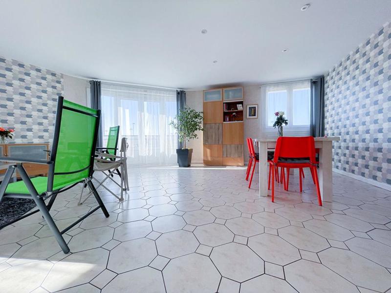 Appartement - 136 m² - 6 pièces