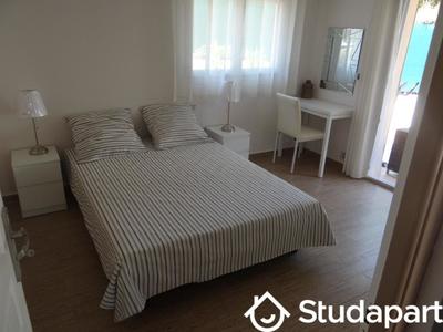 Chambre - 12 m² - 1 pièce