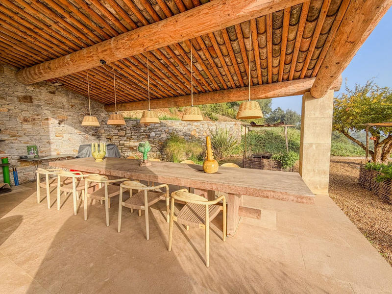 Maison traditionnelle - 245 m² - 5 pièces