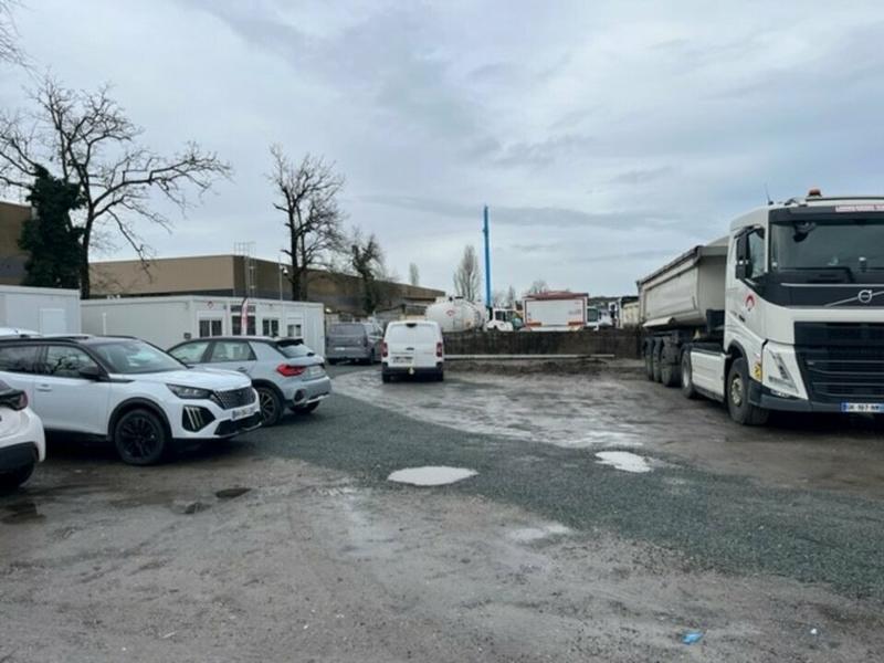 Terrain constructible - 2 808 m²