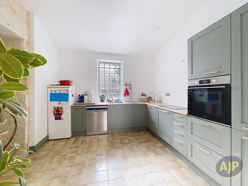 Maison - 160 m² - 5 pièces