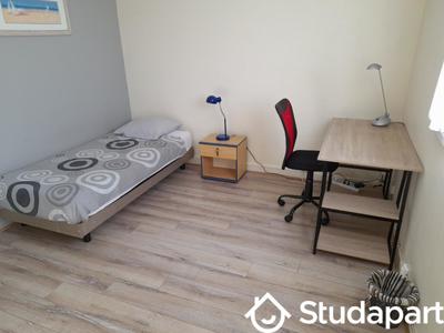 Chambre - 12 m² - 1 pièce