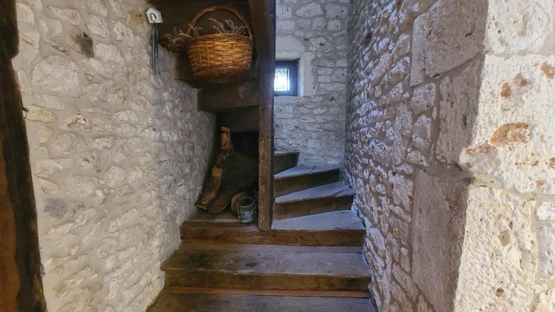 Maison - 235 m² - 8 pièces