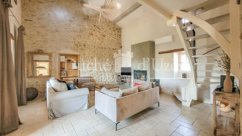 Maison - 195 m² - 9 pièces