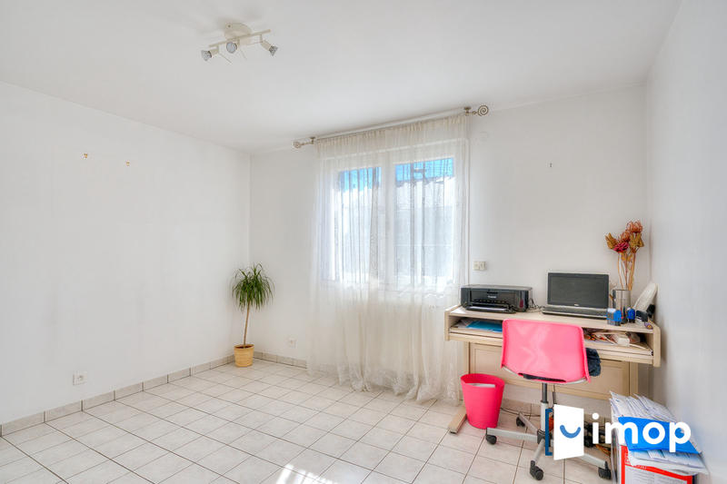 Maison - 182 m² - 8 pièces