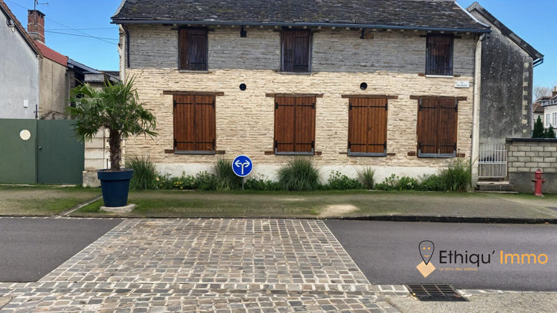 Maison - 90 m² - 4 pièces