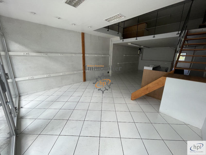 Maison - 700 m² - 14 pièces