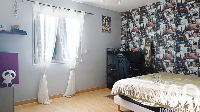 Maison - 250 m² - 7 pièces