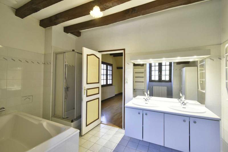 Maison - 257 m² - 7 pièces