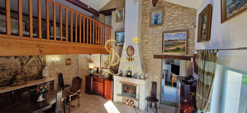 Maison - 237 m² - 7 pièces