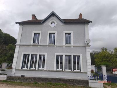Maison - 245 m² - 12 pièces