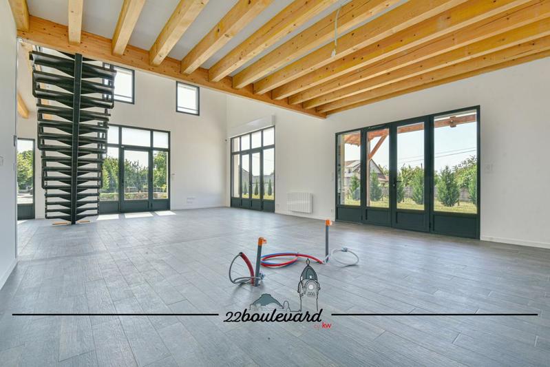 Longère - 318 m² - 10 pièces