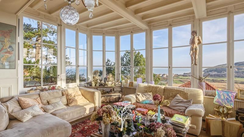 Villa - 303 m² - 12 pièces