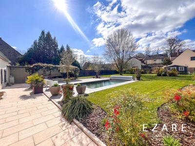 Maison - 360 m² - 8 pièces