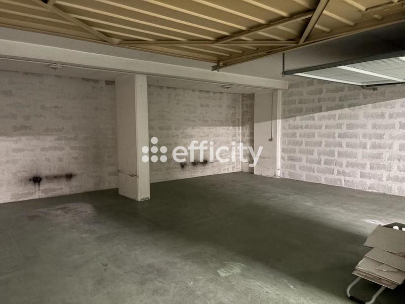 Parking / Garage - 49 m²