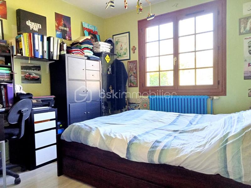 Pavillon - 180 m² - 7 pièces