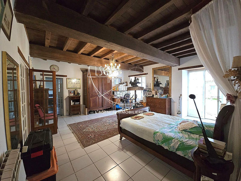 Maison ancienne - 296 m² - 8 pièces