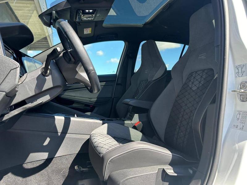 Volkswagen Golf VIII 1.5 eTSI Opf 150ch R-Line Dsg