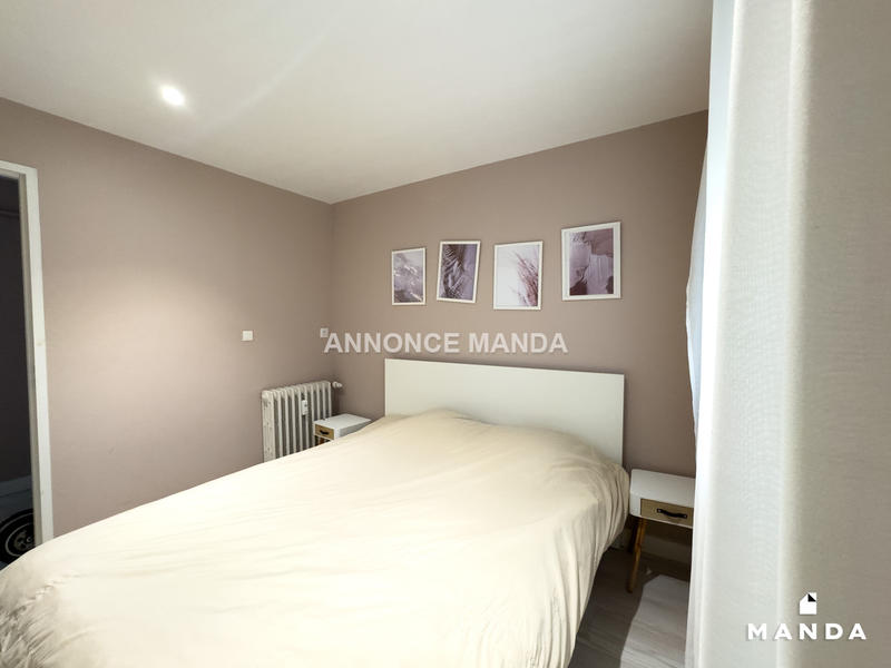 Chambre - 10 m² - 5 pièces