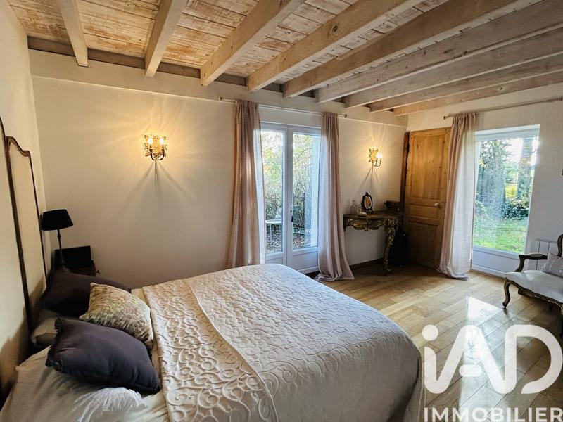 Maison - 240 m² - 8 pièces