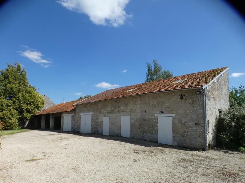 Maison - 355 m² - 13 pièces