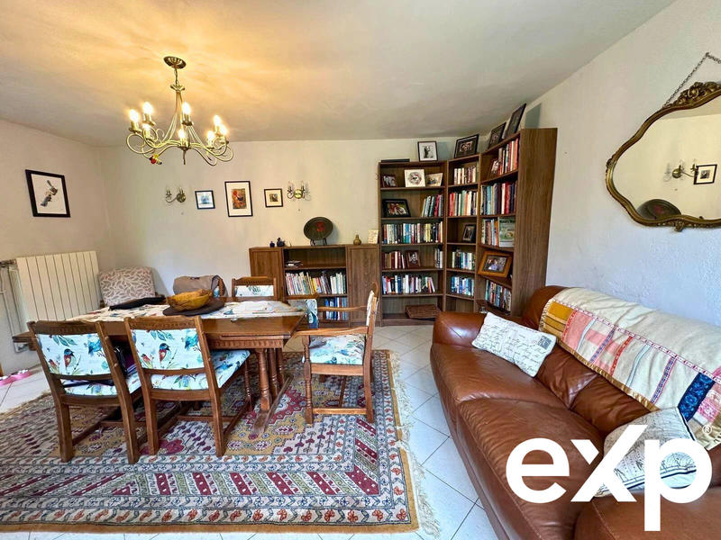 Maison - 239 m² - 8 pièces